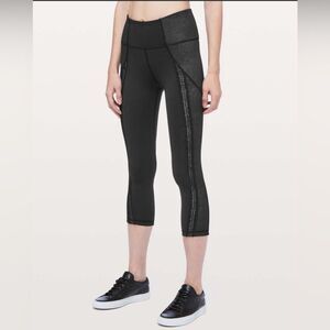 Lululemon Power Line Crop  21" Legging in Black/ Meisai Black White - Size 4